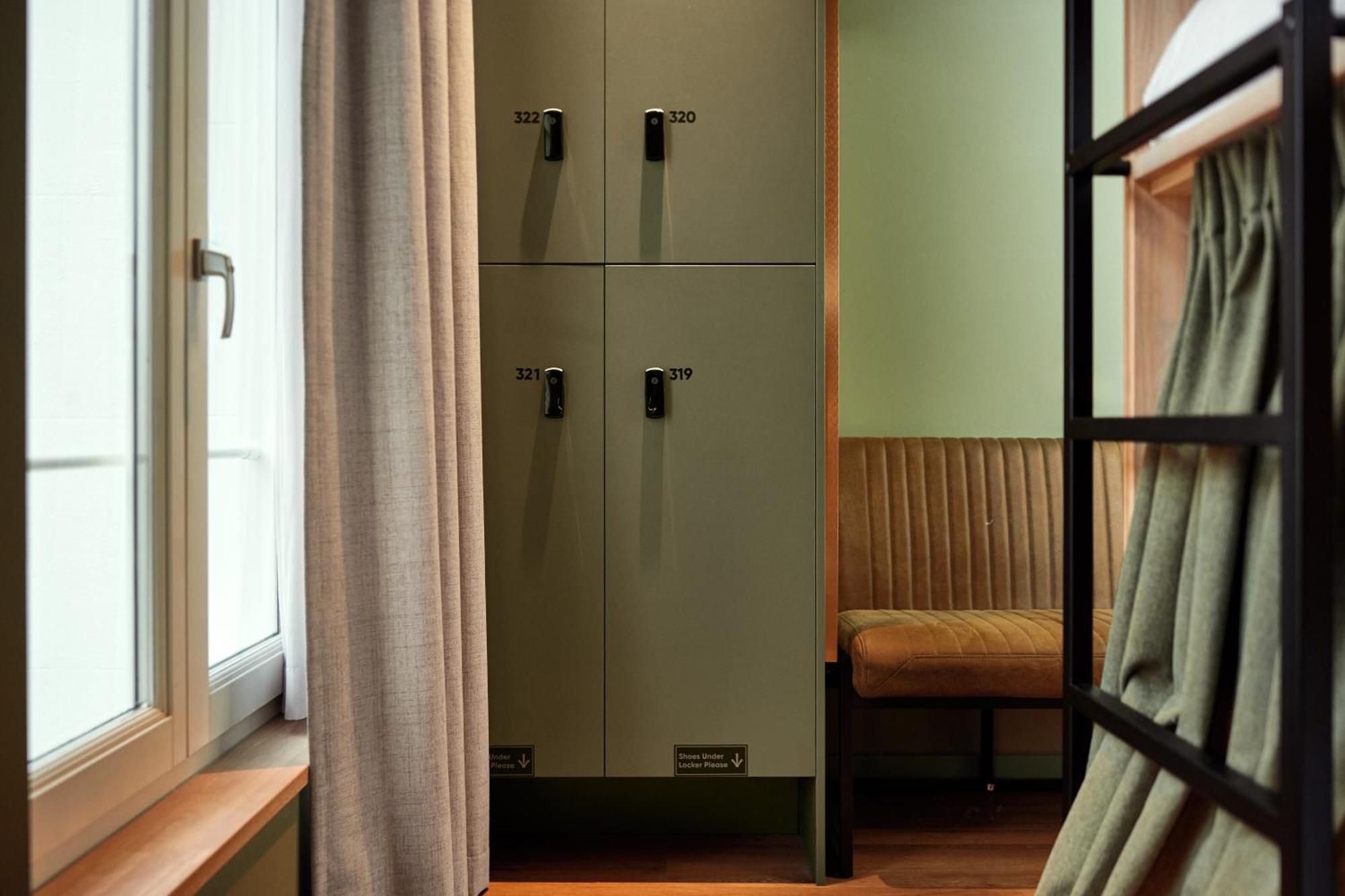 The Elephant Hostel Amsterdam Exterior photo